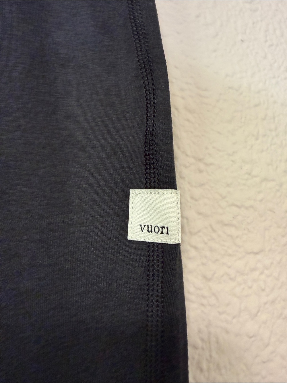 NWOT Vuori Halo Slim Flare Pant Yoga Athleisure Everyday Chic DreamKnit Black M - Picture 6 of 9